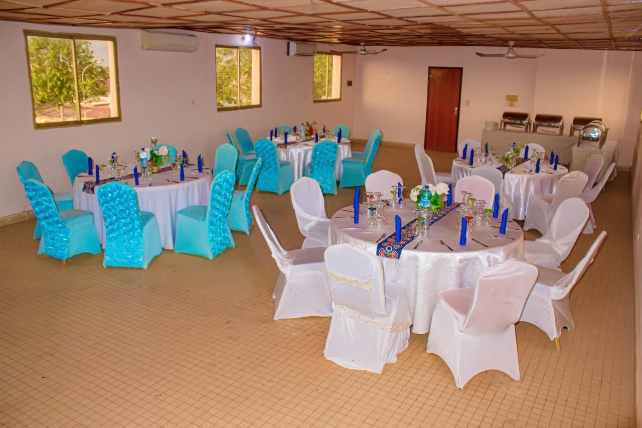 Готель Abomey Events Екстер'єр фото