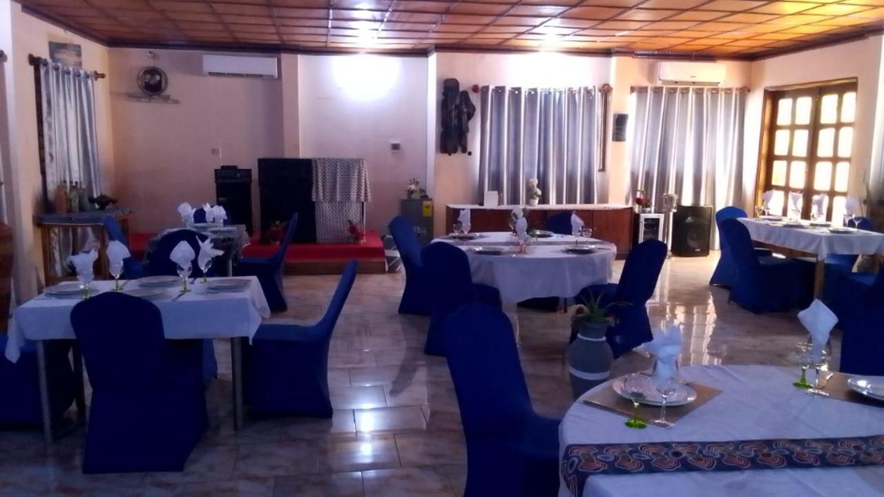 Готель Abomey Events Екстер'єр фото